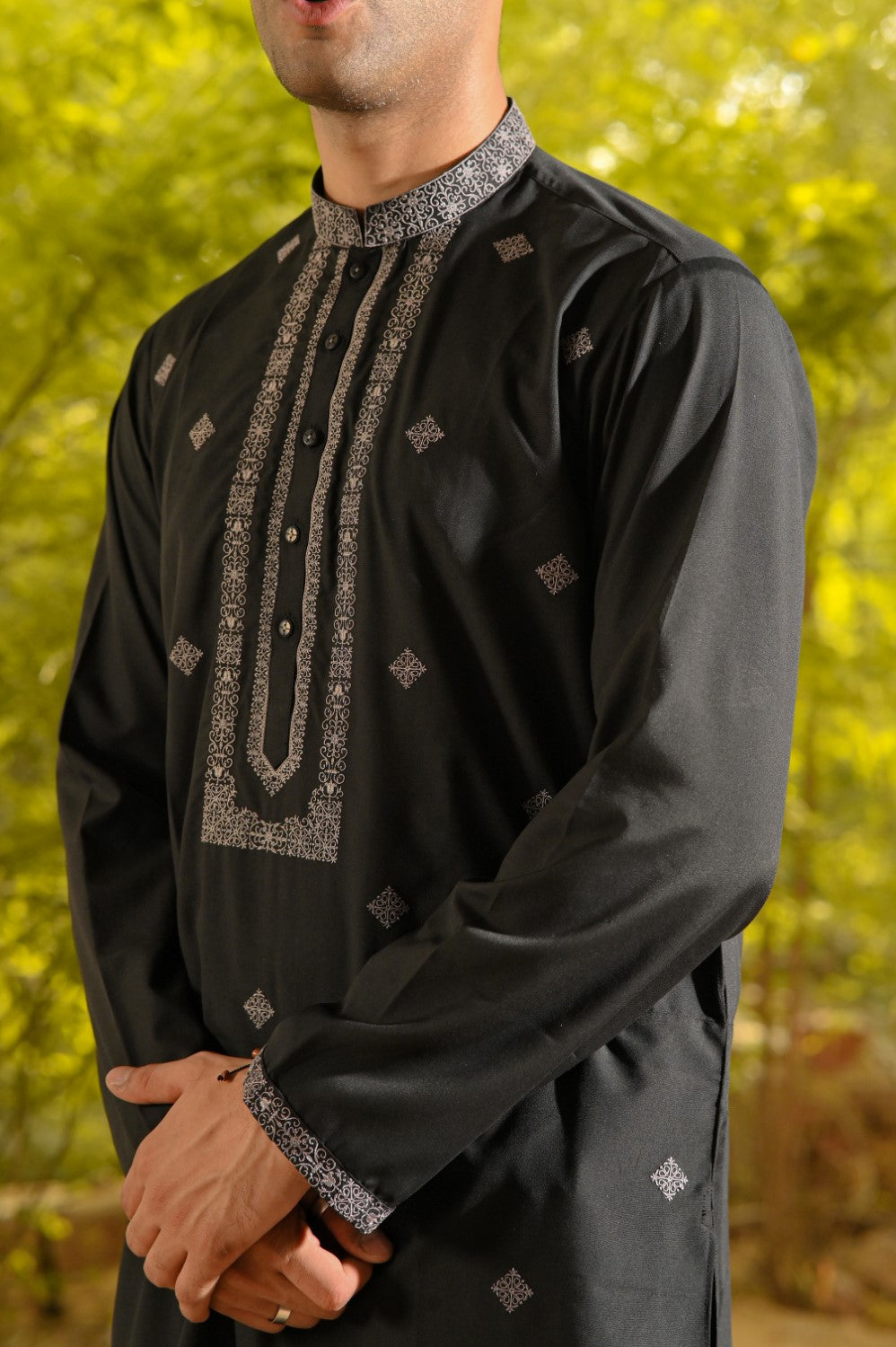 Men Unstitch Embroidered Neckline Kameez Shalwar With Front Spray Black