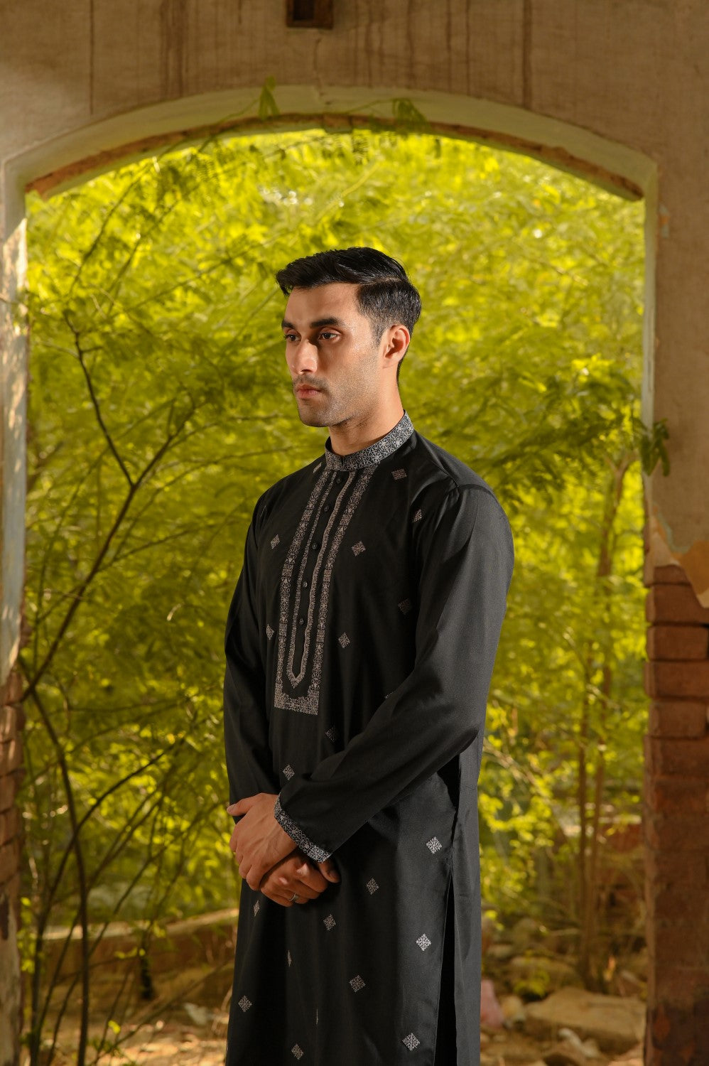 Men Unstitch Embroidered Neckline Kameez Shalwar With Front Spray Black