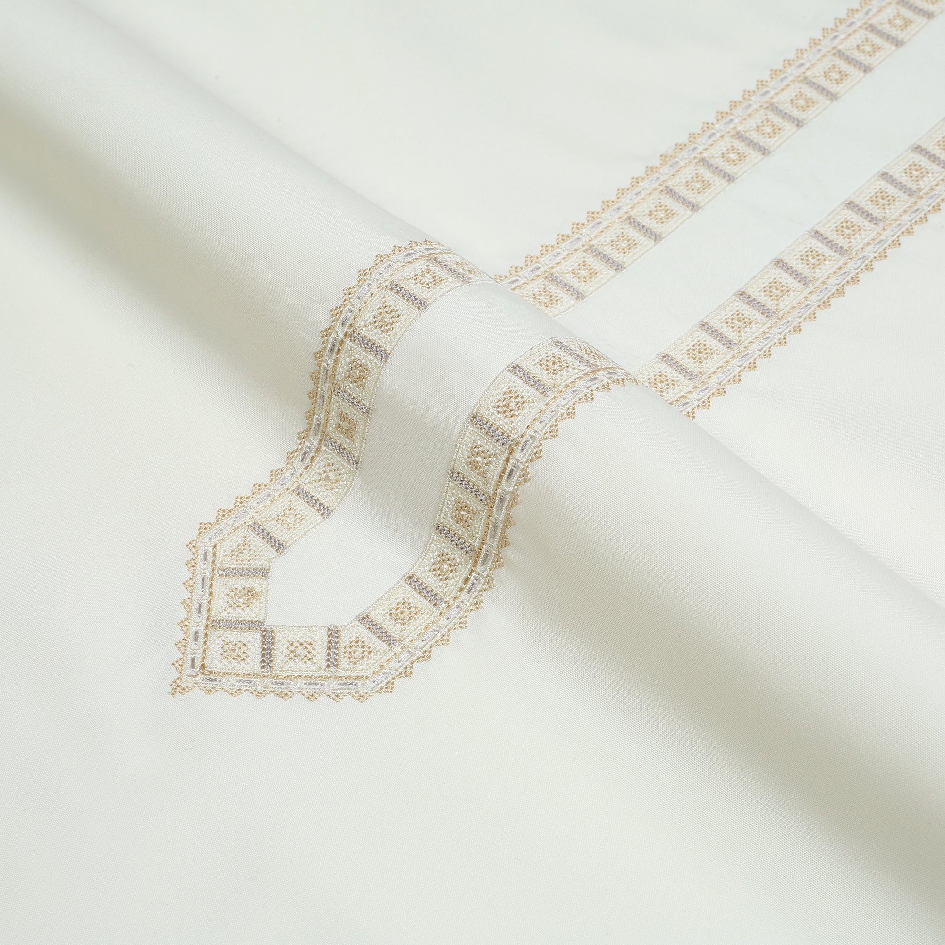 Men Unstitch Embroidered Neckline Kameez Shalwar Cream