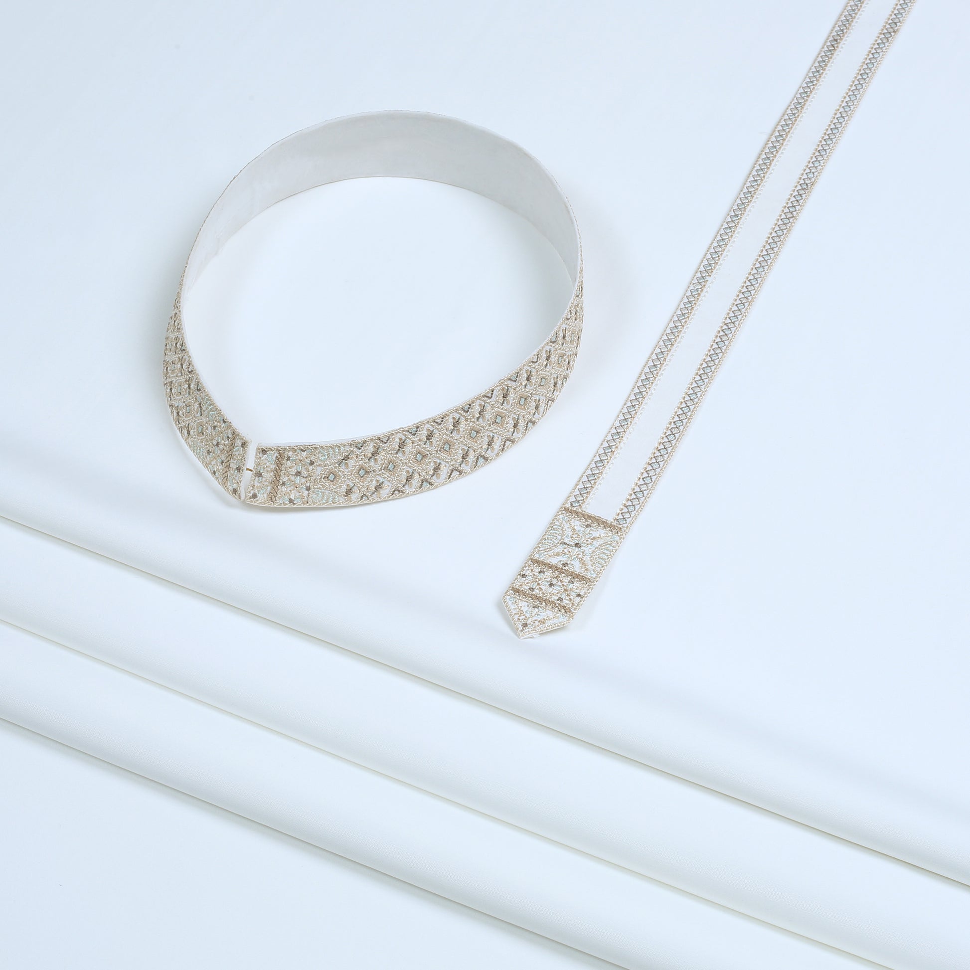 Men Unstitch Embroidered Bann & Placket Kameez Shalwar Off-White