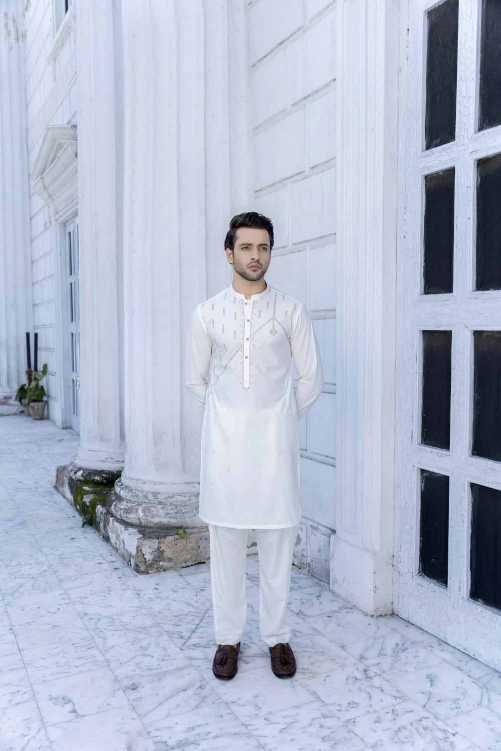 Men Unstitch Embroidery Kameez Shalwar With Front Galla/Chest Spray Contrast Off-White