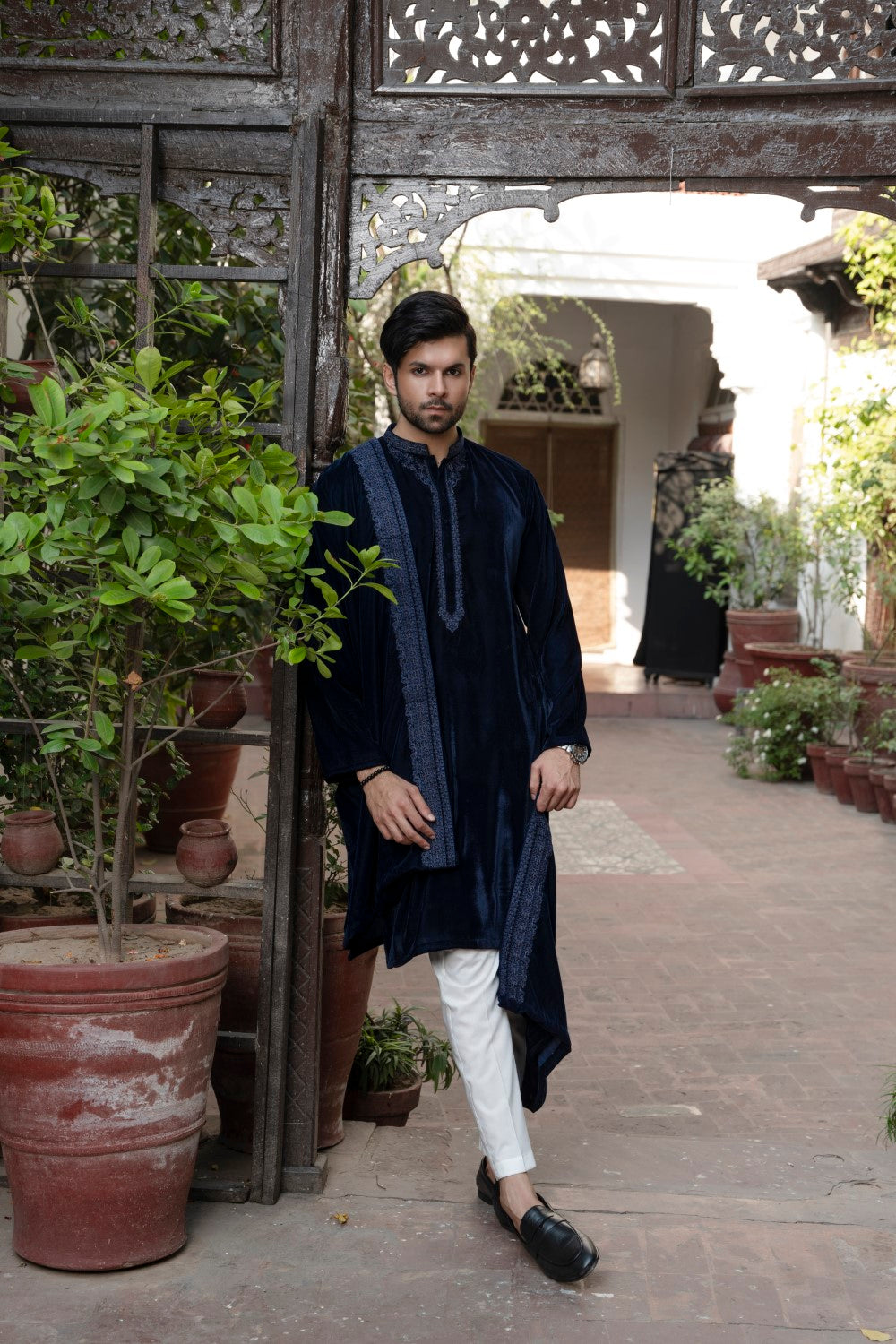 Luxury Embroidered Velvet Shawl Navy