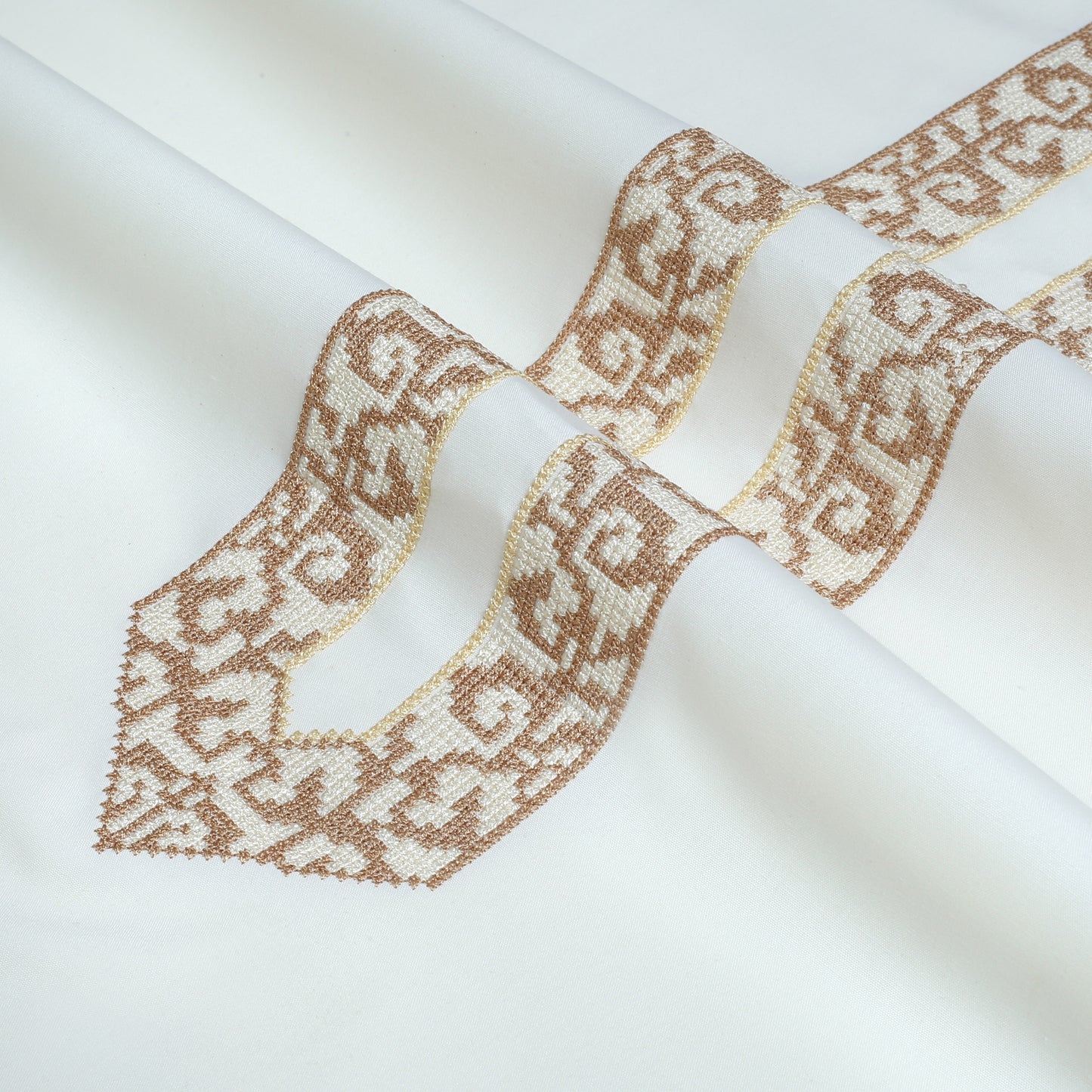 Men Unstitch Cross-Print Stitch Effect Embroidered Neckline - Cream