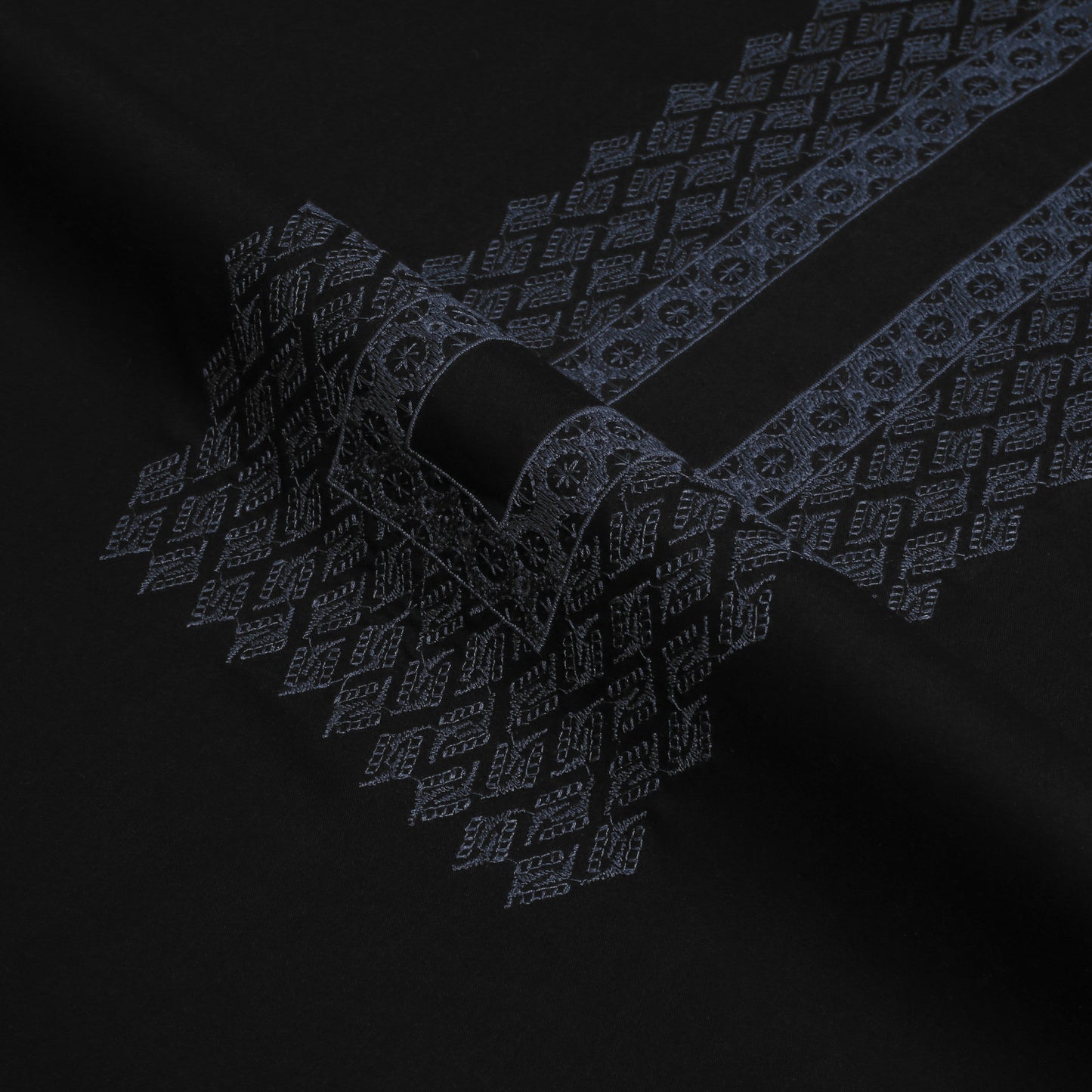 Men Embroidered Unstitch Kameez Shalwar-Black