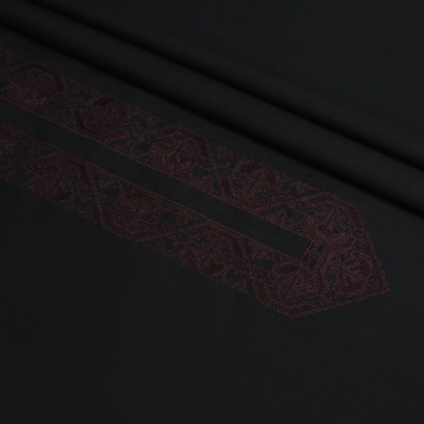 Men Unstitch Cross-Print Stitch Effect Embroidered Neckline - Black